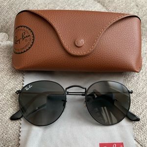 Black Circle Ray Bans